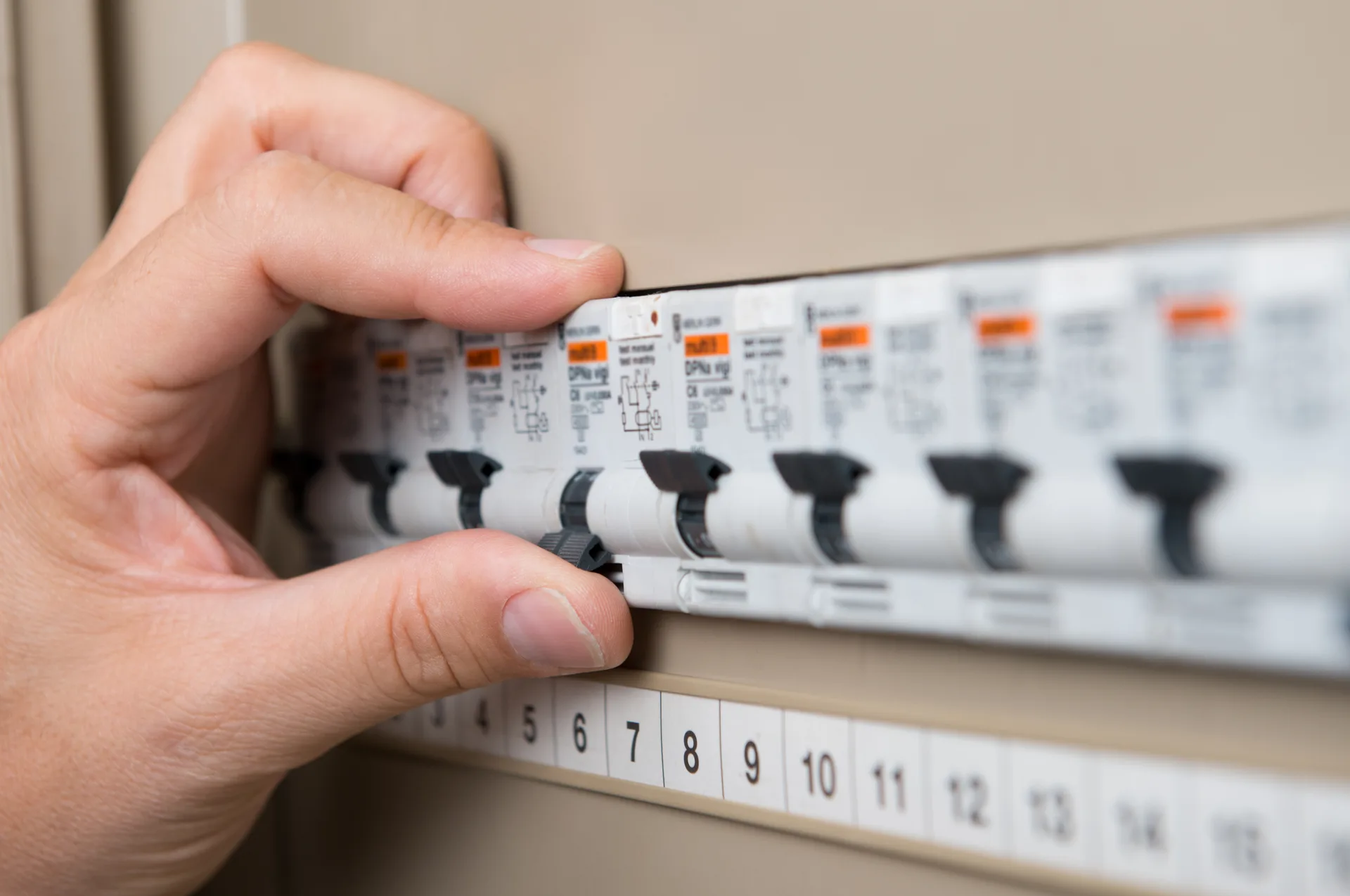 Electrician Lambton, licensed electricians serving Lambton